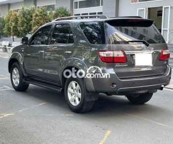 Toyota Fortuner  2.7V AT  2010 - Cần bán lại xe Toyota Fortuner 2.7V AT sản xuất năm 2010, màu xám