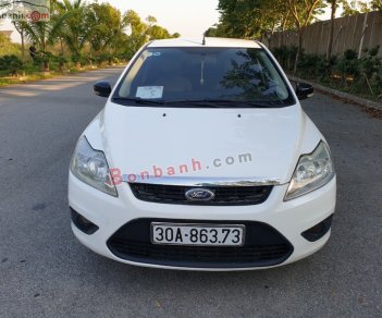 Ford Focus   2010 - Cần bán gấp Ford Focus đời 2010, màu trắng   