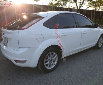 Ford Focus   2010 - Cần bán gấp Ford Focus đời 2010, màu trắng   