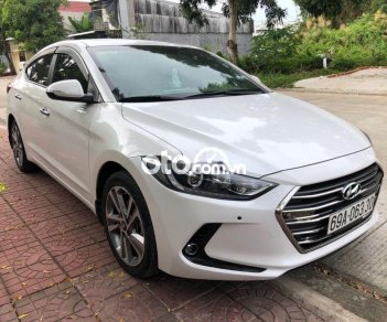 Hyundai Elantra   2.0AT 2019 - Bán Hyundai Elantra 2.0AT năm 2019, màu trắng còn mới