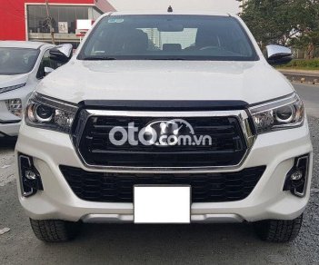 Toyota Hilux   2.8G AT 4x4 2018 - Cần bán gấp Toyota Hilux 2.8G AT 4x4 đời 2018, màu trắng, nhập khẩu