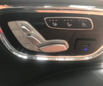 Ford Titanium 2.0 AT 2019 - Bán ô tô Ford Tourneo Titanium 2.0 AT sản xuất 2019, màu đen