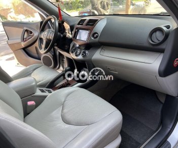 Toyota RAV4 2019 - Cần bán gấp Toyota RAV4 XLE AWD năm 2019, màu bạc, nhập khẩu