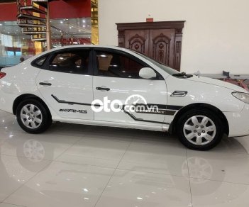 Hyundai Elantra 2011 - Bán xe Hyundai Elantra SX 1.8MT 2011, màu trắng, giá 245tr