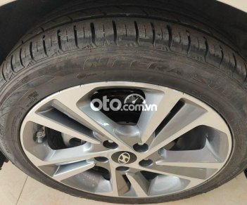 Hyundai Elantra   2.0 AT 2018 - Bán Hyundai Elantra 2.0 AT đời 2018, màu trắng như mới, 560 triệu