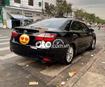 Toyota Camry 2017 - Cần bán xe Toyota Camry sản xuất năm 2017, màu đen  