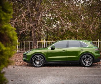 Porsche Cayenne AT 2019 - Cần bán Porsche Cayenne AT sản xuất 2019 màu xanh ánh kim (Biscay BlueMetallic) đã Wrap MambaGreer giá chỉ 6 tỷ 150tr