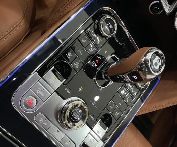 Bentley Continental 2021 - Bán Bentley Continental GT 4.0L V8 2021, dáng Sedan, sẵn xe giao ngay, hỗ trợ trả góp, giao xe tận nhà