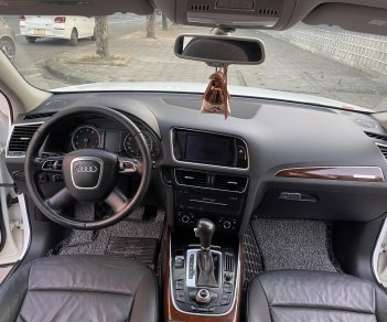 Audi Q5 3.2 2009 - Cần bán Audi Q5 đời 2009 xe gia đình giá 660tr