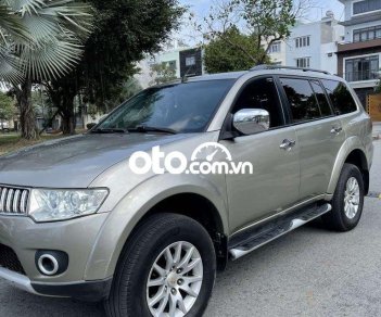 Mitsubishi Pajero 2011 - Cần bán lại xe Mitsubishi Pajero năm sản xuất 2011, nhập khẩu nguyên chiếc