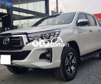 Toyota Hilux  2.8AT 2018 - Bán Toyota Hilux 2.8AT 2018, màu trắng, nhập khẩu nguyên chiếc, giá 798tr