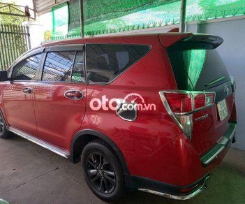 Toyota Innova Venturer  2019 - Cần bán Toyota Innova 2.0V Venturer sản xuất năm 2019, màu đỏ, 700tr