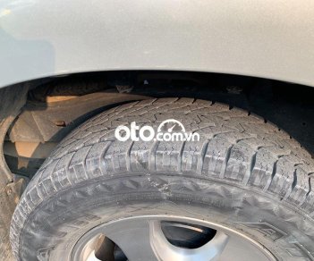 Toyota Hilux   2012 - Bán ô tô Toyota Hilux E sản xuất năm 2012, màu bạc, xe nhập chính chủ, giá chỉ 379 triệu