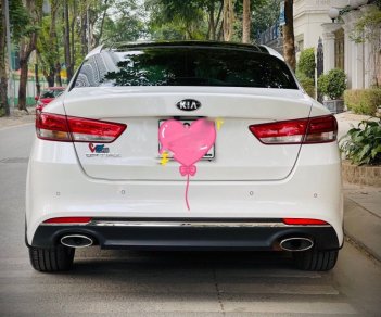 Kia Optima ATH 2.0 2017 - Cần bán lại xe Kia Optima ATH 2.0 sản xuất năm 2017, màu trắng, giá 669tr