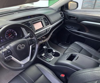 Toyota Highlander  2.7 LE  2014 - Cần bán gấp Toyota Highlander 2.7 LE năm 2014, màu đỏ, nhập khẩu