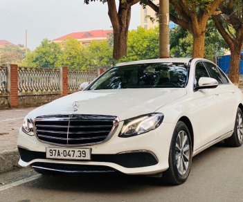 Mercedes-Benz 2019 - Bán xe Mercedes E200 đời 2019, màu trắng, nhập khẩu nguyên chiếc chính chủ