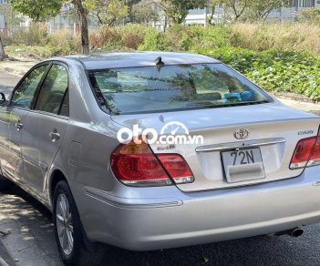 Toyota Camry   2.4G  MT 2004 - Bán xe Toyota Camry 2.4G  MT năm 2004, màu bạc giá cạnh tranh