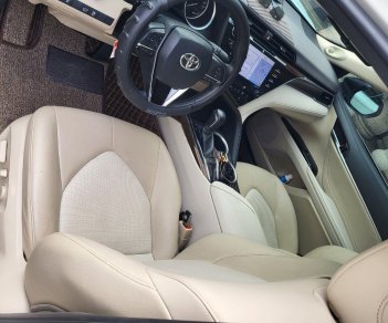 Toyota Camry   2.5QAT 2019 - Cần bán lại xe Toyota Camry 2.5QAT sản xuất năm 2019, màu trắng, nhập khẩu