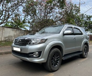 Toyota Fortuner G 2016 - Bán Toyota Fortuner G đời 2016, màu bạc xe gia đình, 660tr