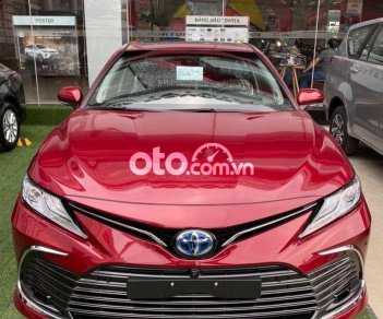 Toyota Camry 2021 - Bán ô tô Toyota Camry sản xuất năm 2021, màu đỏ, nhập khẩu nguyên chiếc