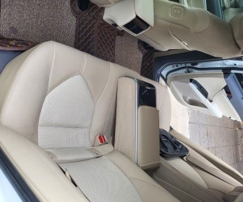 Toyota Camry   2.5QAT 2019 - Cần bán lại xe Toyota Camry 2.5QAT sản xuất năm 2019, màu trắng, nhập khẩu