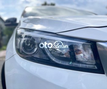 Kia VT250  2.2 DAT 2017 - Cần bán Kia Sedona 2.2 DAT sản xuất năm 2017, màu trắng còn mới, giá chỉ 795 triệu
