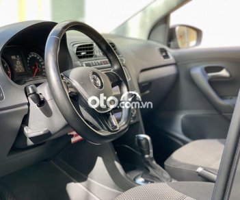 Volkswagen Polo  1.6 AT  2016 - Cần bán lại xe Volkswagen Polo 1.6 AT năm 2016, màu xám, nhập khẩu 