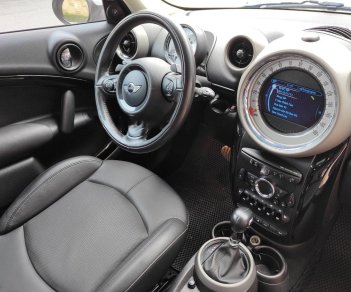 Mini Cooper 2011 - Bán Mini Cooper năm 2011, màu vàng, xe nhập còn mới