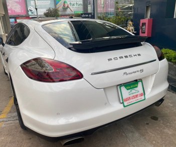 Porsche Panamera 2011 - Cần bán gấp Porsche Panamera S sản xuất 2011, màu trắng, nhập khẩu nguyên chiếc còn mới