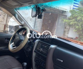 Toyota Fortuner 2018 - Bán xe Toyota Fortuner MT đời 2018, màu trắng, xe nhập, 930 triệu