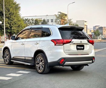 Mitsubishi Outlander   2.0 CVT 2019 - Cần bán gấp Mitsubishi Outlander 2.0 CVT sản xuất năm 2019, màu trắng