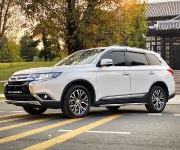 Mitsubishi Outlander   2.0 CVT 2019 - Cần bán gấp Mitsubishi Outlander 2.0 CVT sản xuất năm 2019, màu trắng