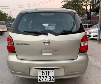 Nissan Livina AT 2011 - Cần bán xe Nissan Livina AT sản xuất năm 2011, màu bạc