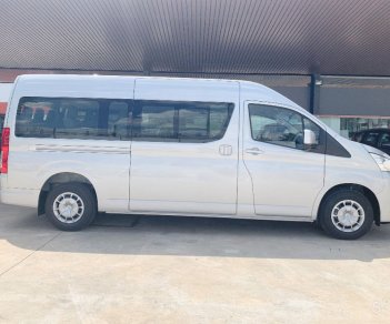 Toyota Hiace   2.8 Diesel  2021 - Bán Toyota Hiace 2.8 Diesel sản xuất năm 2021, màu bạc, nhập khẩu nguyên chiếc