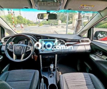 Toyota Innova 2018 - Bán xe Toyota Innova sản xuất năm 2018, màu đỏ