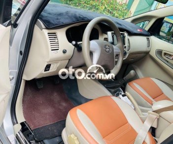 Toyota Innova 2016 - Bán ô tô Toyota Innova sản xuất năm 2016, màu bạc, 389tr