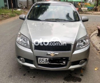 Chevrolet Aveo   LT  2015 - Cần bán gấp Chevrolet Aveo LT năm 2015, màu bạc, 235 triệu