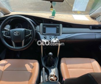 Toyota Innova 2016 - Bán Toyota Innova sản xuất năm 2016, màu bạc, giá tốt