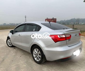 Kia Rio 2017 - Cần bán gấp Kia Rio AT sản xuất năm 2017, màu bạc, nhập khẩu nguyên chiếc, giá tốt