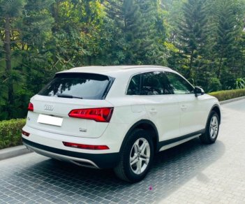 Audi Q5 2017 - Bán Audi Q5 2.0 TFSI sản xuất 2017, màu trắng, nhập khẩu nguyên chiếc