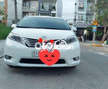 Toyota Sienna 2017 - Cần bán gấp Toyota Sienna năm 2017, màu trắng, nhập khẩu nguyên chiếc