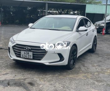 Hyundai Elantra AT 2018 - Bán Hyundai Elantra AT năm 2018, màu trắng chính chủ