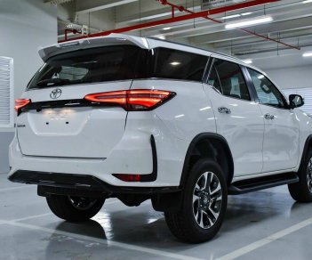 Toyota Fortuner 2021 - Cần bán Toyota Fortuner đời 2021, màu trắng, nhập khẩu chính hãng, giá 995tr