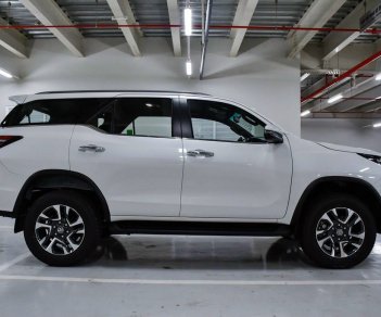 Toyota Fortuner 2021 - Cần bán Toyota Fortuner đời 2021, màu trắng, nhập khẩu chính hãng, giá 995tr