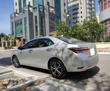 Cần bán xe Toyota Corolla altis đời 2019, màu bạc
