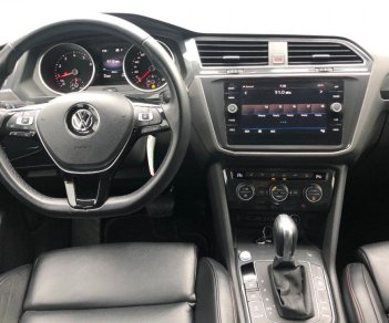 Volkswagen Tiguan   Allspace  2017 - Cần bán lại xe Volkswagen Tiguan Allspace sản xuất 2017, màu trắng, xe nhập