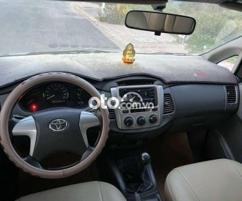 Toyota Innova E 2014 - Bán ô tô Toyota Innova E năm sản xuất 2014, màu bạc chính chủ, giá chỉ 355 triệu