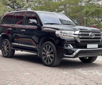 Toyota Land Cruiser VX V8 2016 - Bán ô tô Toyota Land Cruiser VX V8 sản xuất năm 2016, màu đen, nhập khẩu nguyên chiếc