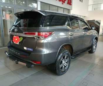 Toyota Fortuner MT 2018 - Cần bán lại xe Toyota Fortuner MT năm 2018, màu xám, giá chỉ 847 triệu