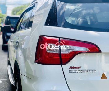 Kia Sorento 2.4 2014 - Bán xe Kia Sorento 2.4 sản xuất năm 2014, màu trắng